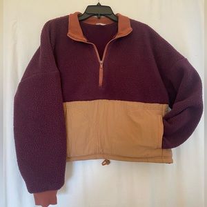 Cute and cozy cropped sweatshirt w/ 1/2 zipper